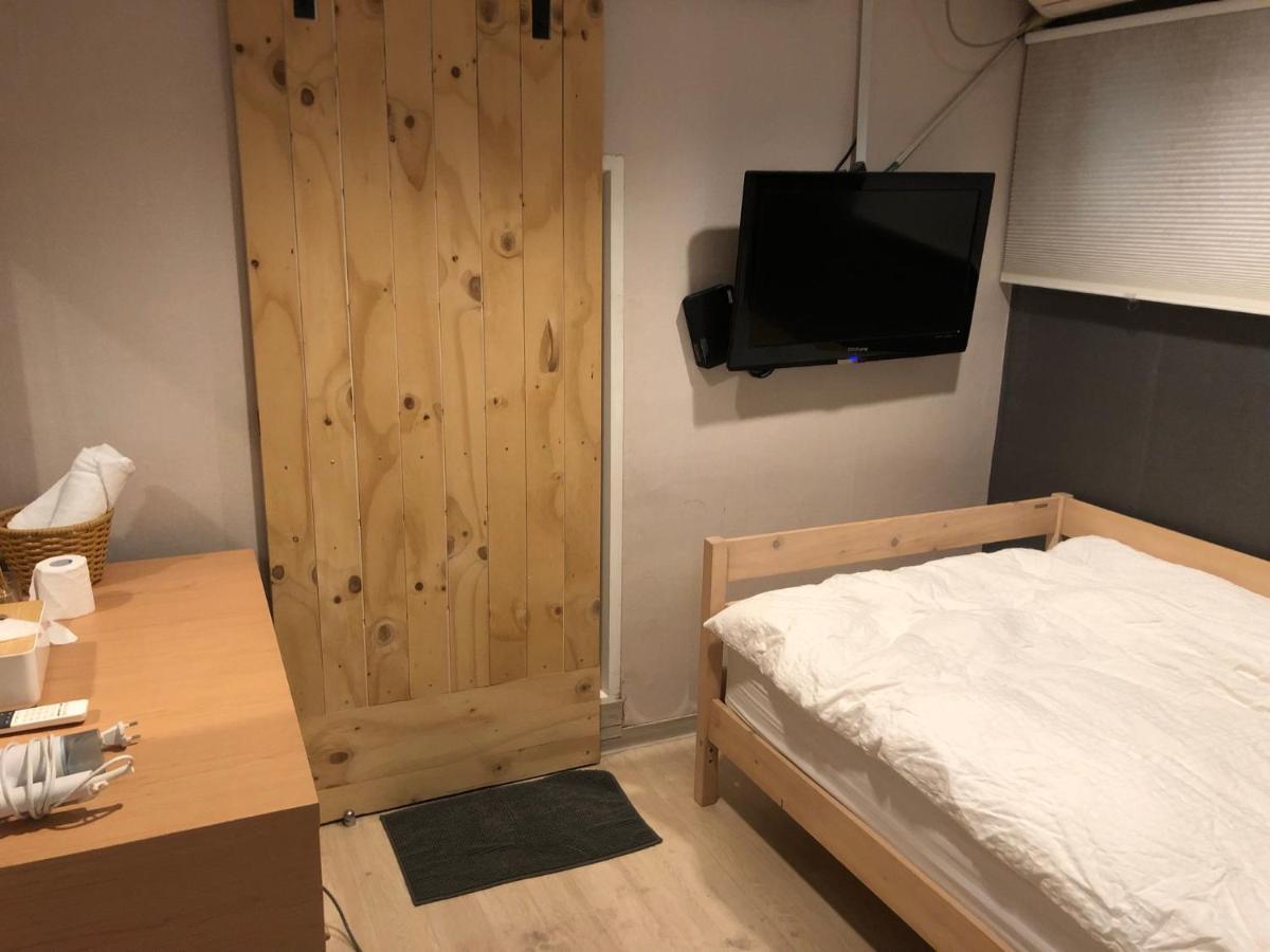 Chris Hostel Seoul Eksteriør billede