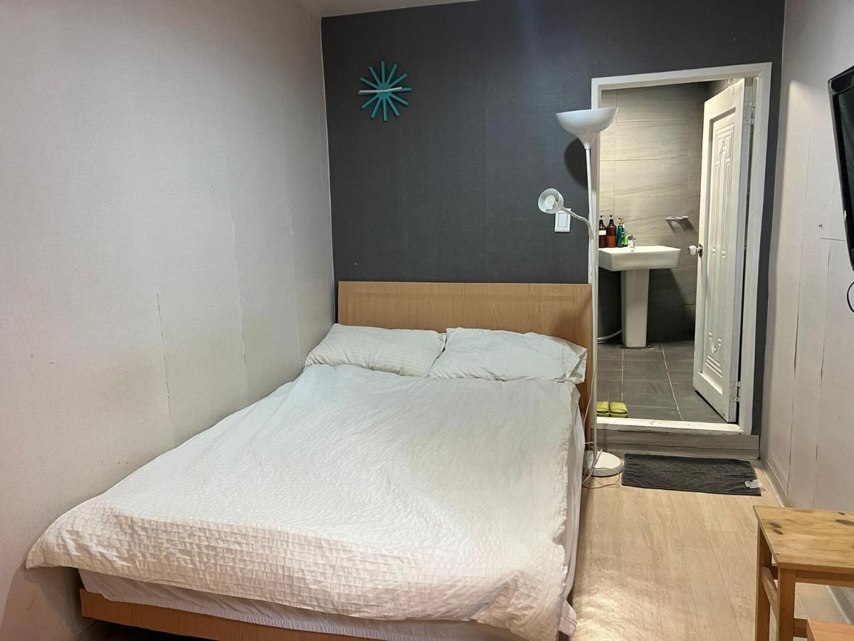 Chris Hostel Seoul Eksteriør billede