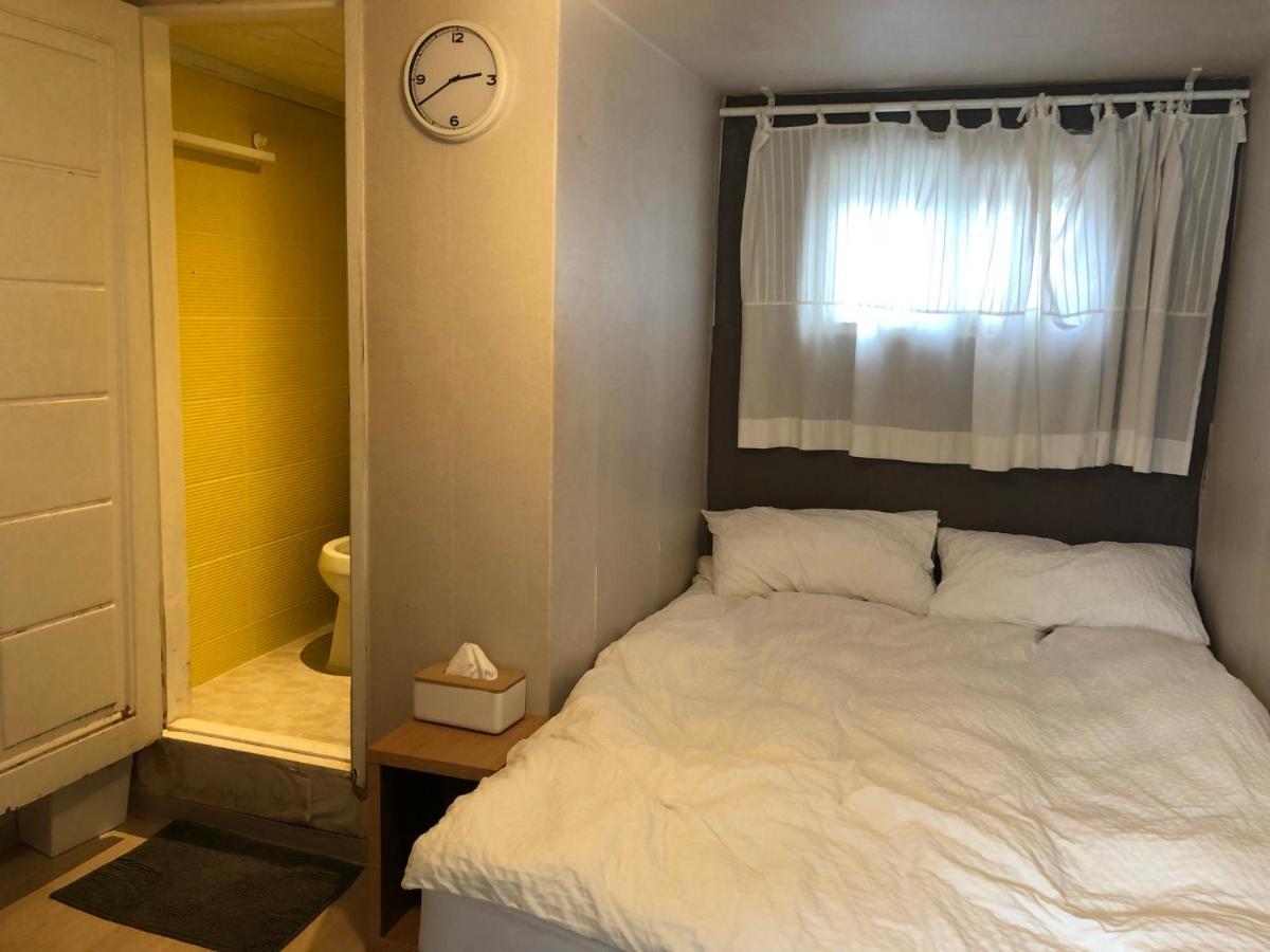Chris Hostel Seoul Eksteriør billede
