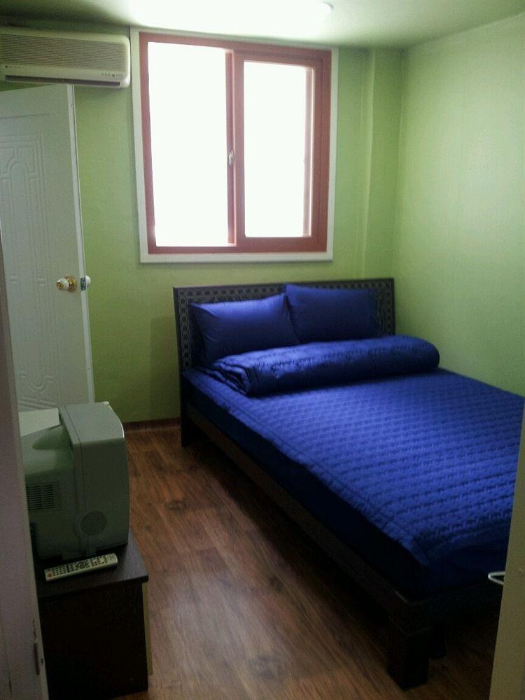 Chris Hostel Seoul Eksteriør billede