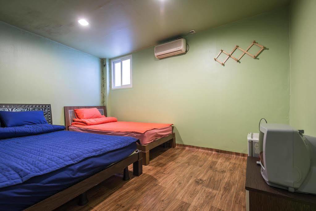 Chris Hostel Seoul Eksteriør billede