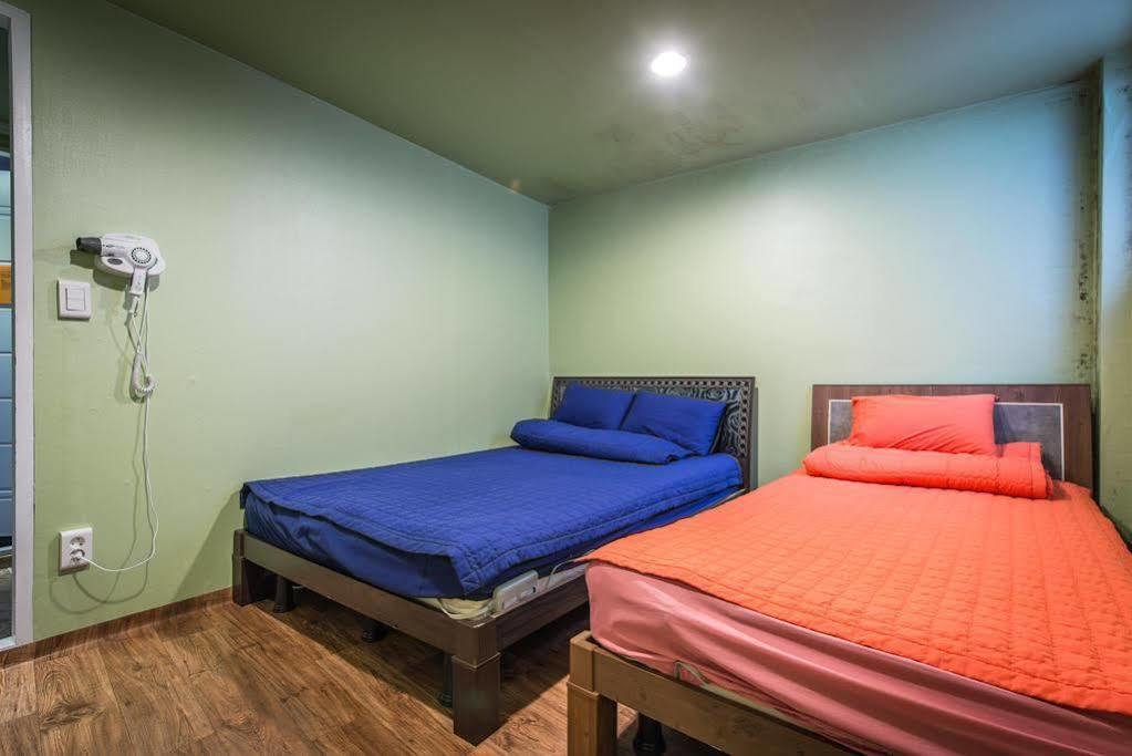 Chris Hostel Seoul Eksteriør billede